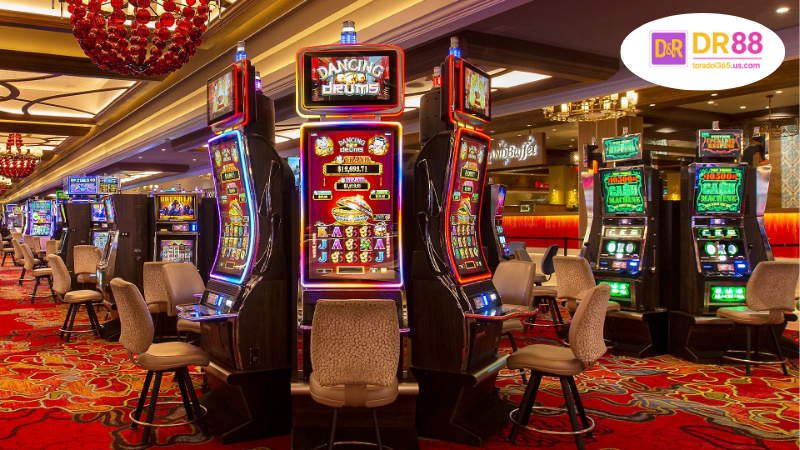 Bí quyết thắng lớn trong game slot online dễ dàng đơn giản nhất 8 Hiểu rõ cơ chế hoạt động của máy slot và các loại hình trò chơi